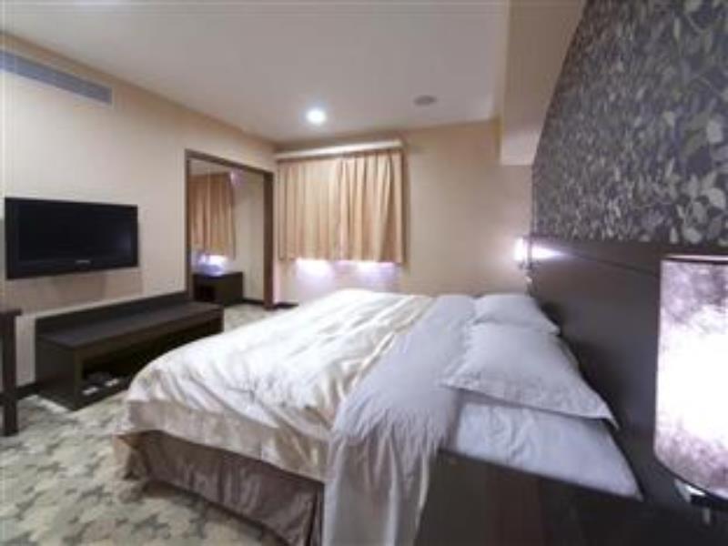 Metropolis Hotel Taoyuan Extérieur photo