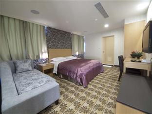 Metropolis Hotel Taoyuan Extérieur photo