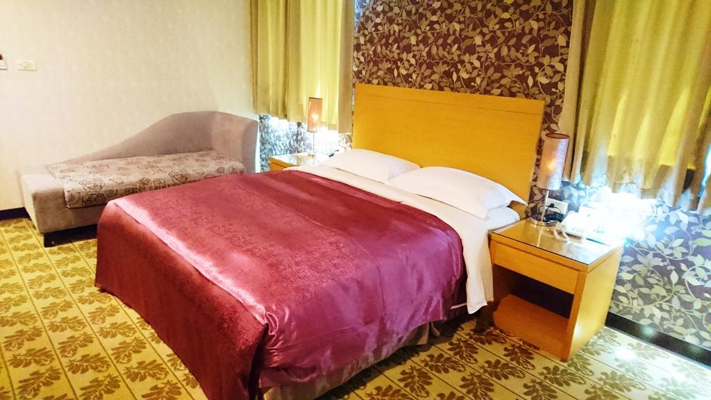 Metropolis Hotel Taoyuan Extérieur photo